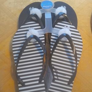 New Ladies 2 Pair Flip Flop Set (9/10)